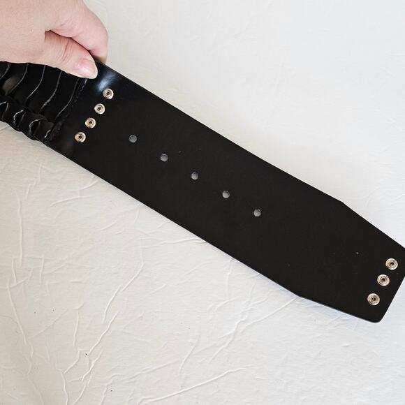 Guess Black Faux Leather Wide Belt Rhinestones Womens Medium Bold Goth Night Out - Picture 5 of 11